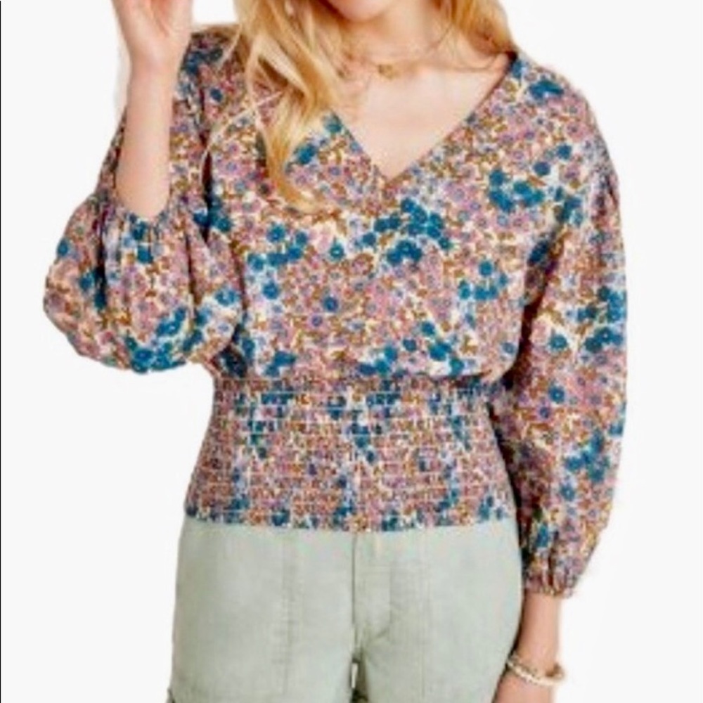 L Maeve Smocked Waist, v-neck top in gorgeous cream pink and teal colors. EUC